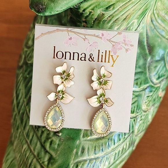 Lonna and Lilly Gold Tone Grean Teardrop Flower Petal Dangle/Drop Earrings - Picture 1 of 3